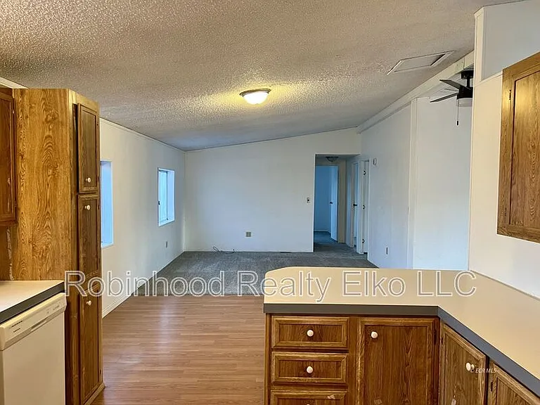 1006 Cedar St — Photo 12
