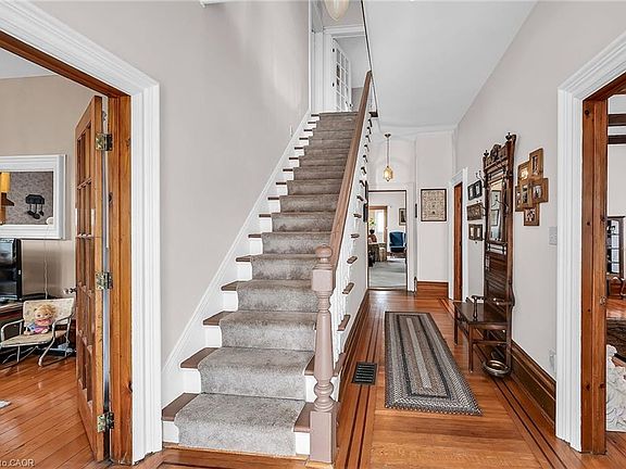 4th image of 141 Mount Albion Rd