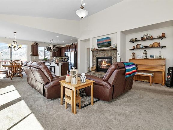 4th image of 1212 Kayah Dr