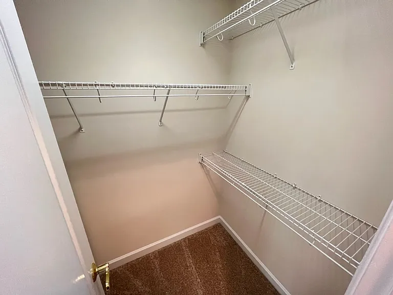 1006 Goldenview Ct — Photo 25