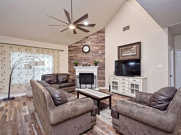 5th image of 2827 Little Elm Trl
