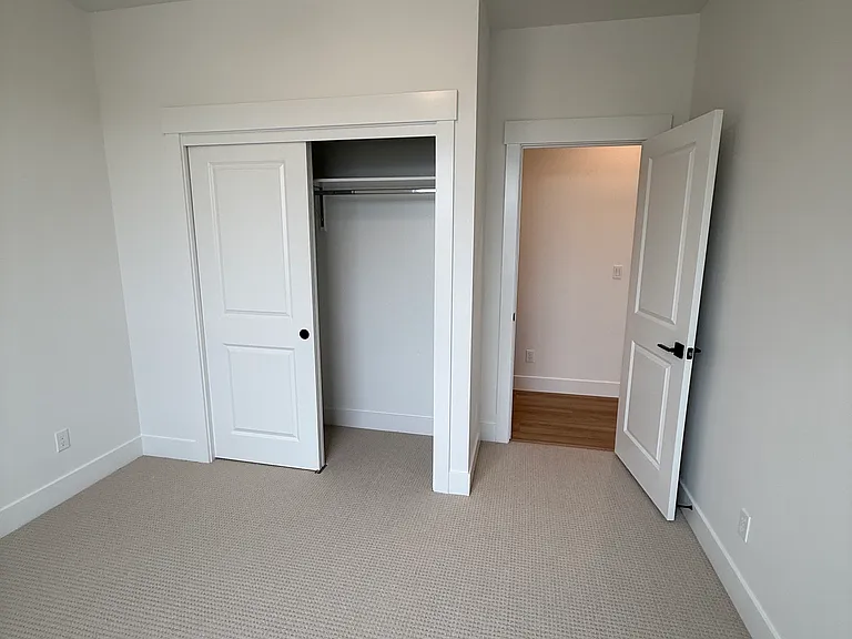 1481 N Burnam Ave — Photo 23