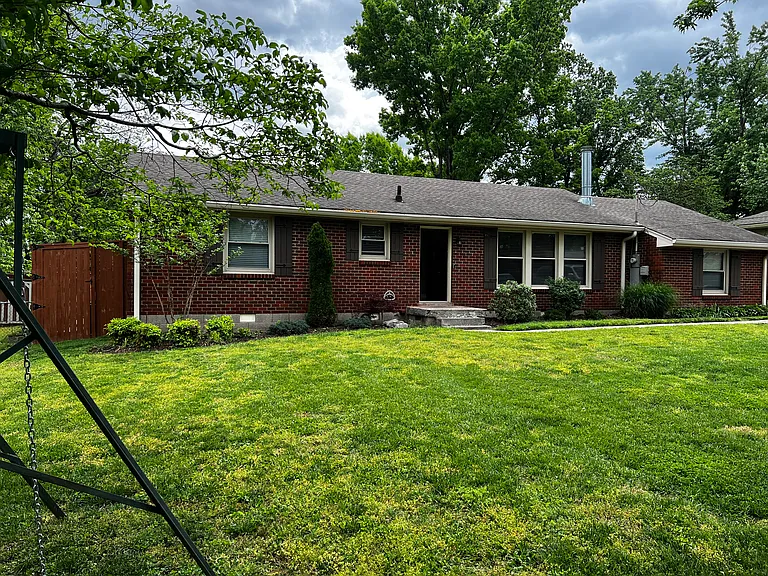 913 Potter Ln — Photo 9