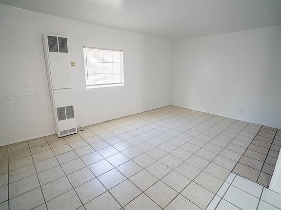 4th image of 24012 Arch St