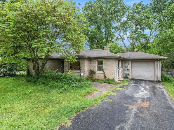 27795 Burmax Park, Dowagiac, MI 49047