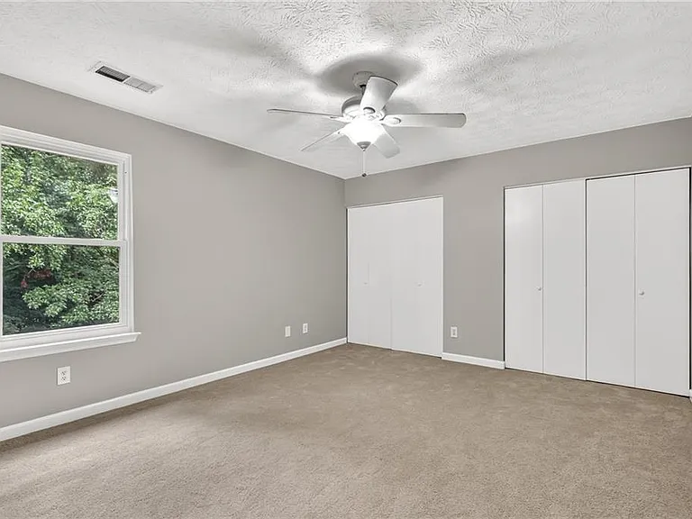 4554 Darrowby Dr — Photo 23