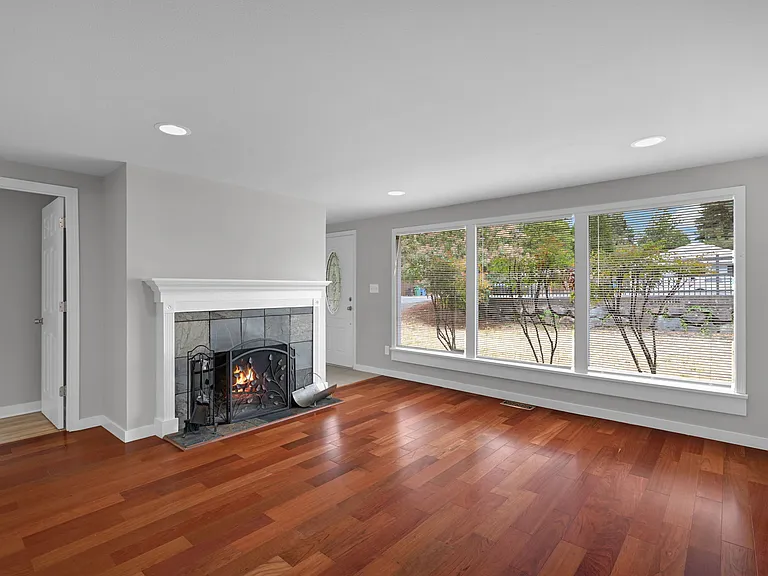 1021 NE 175th St — Photo 3