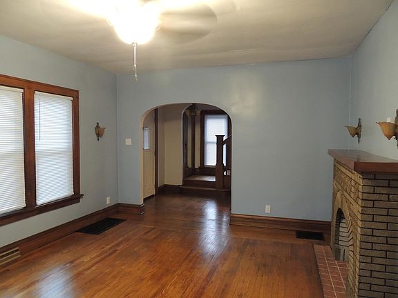 3rd image of 748 Millsdale St