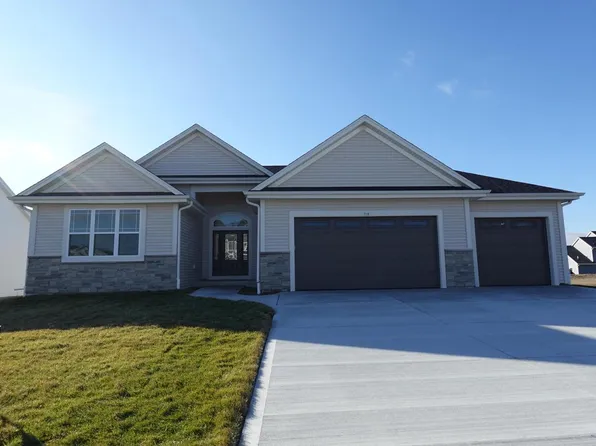 518 Woodside COURT, West Bend, WI 53095