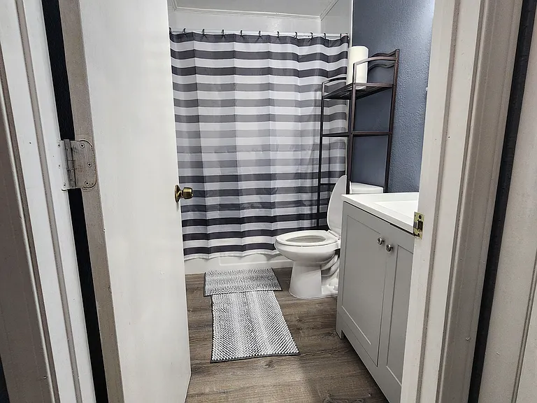 900 Medfra St #1 — Photo 37