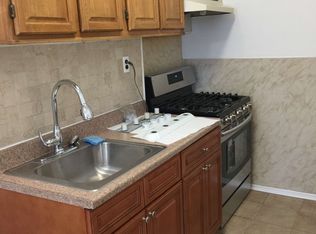 2126 21st Rd APT 2F, Astoria, NY 11105