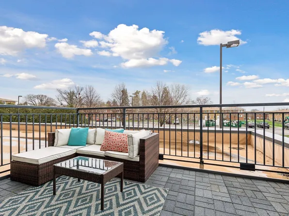 1502 5th St N APT 201, Hopkins, MN 55305