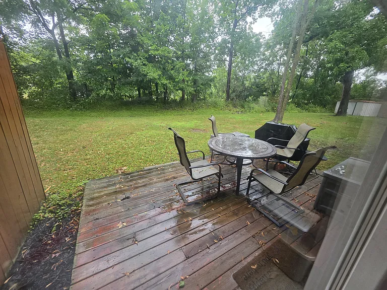 7212 Ashwood Ln — Photo 2
