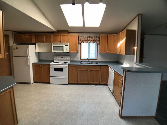 2nd image of 196 Harpe Way