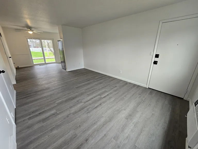 4709 Fishcreek Rd #2 — Photo 2