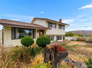 1102 Carolyn St SE, East Wenatchee, WA 98802