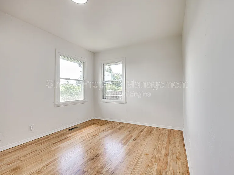4608 N Libby Ave — Photo 9