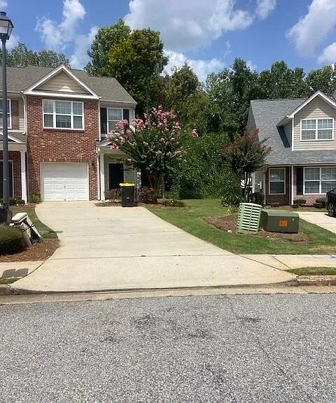 112 Chastain Cir — Photo 1