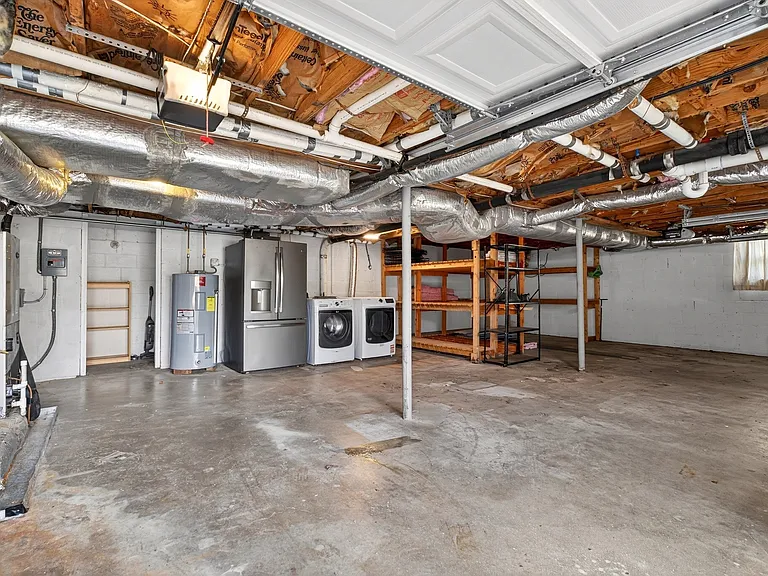 340 Binkley Dr — Photo 24