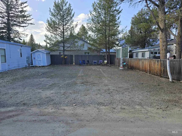 514 N Sawyer St #D10, Cascade, ID 83611