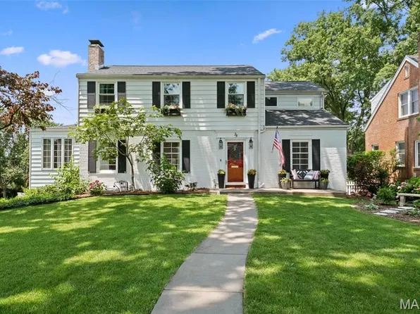38 Hill Dr, Saint Louis, MO 63122
