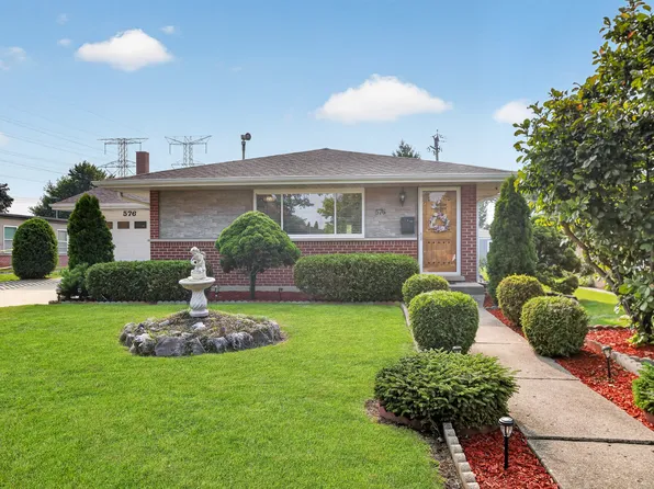 576 Dara James Rd, Des Plaines, IL 60016