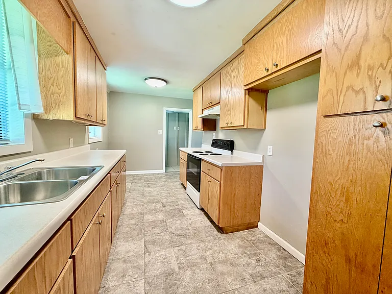 1005 Ridgewood Dr — Photo 17