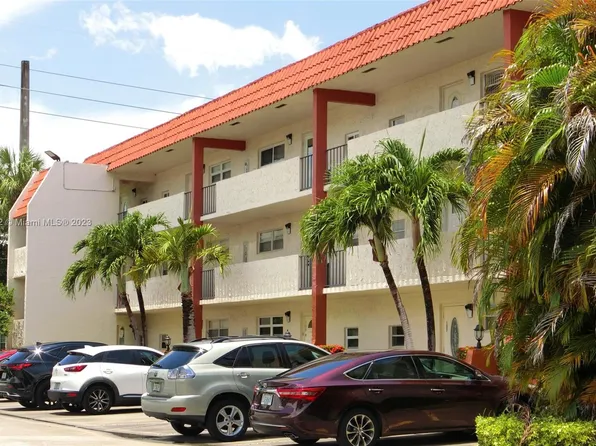 681 S Hollybrook Dr APT 107, Hollywood, FL 33025