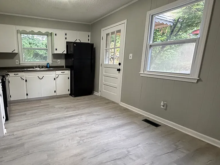 118 Crestmont Dr — Photo 4