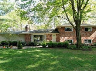 7600 Glennon Dr, Bethesda, MD 20817