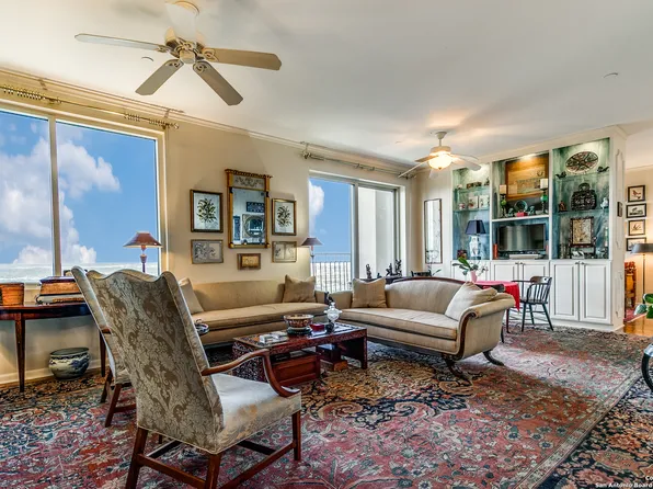 1 TOWERS PARK LN #2302, San Antonio, TX 78209