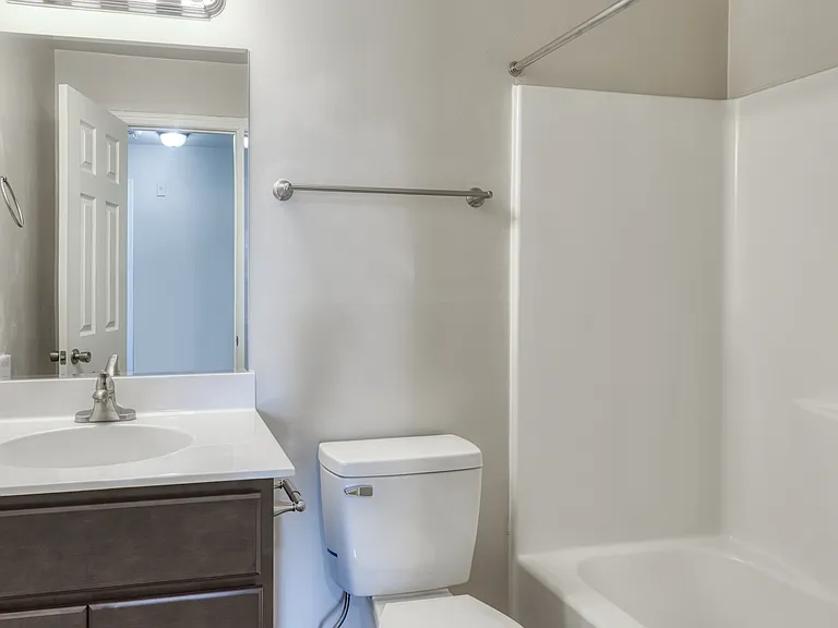 North Beach Apartments — Photo 49