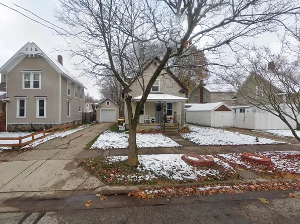 338 E Adams St, Ionia, MI 48846