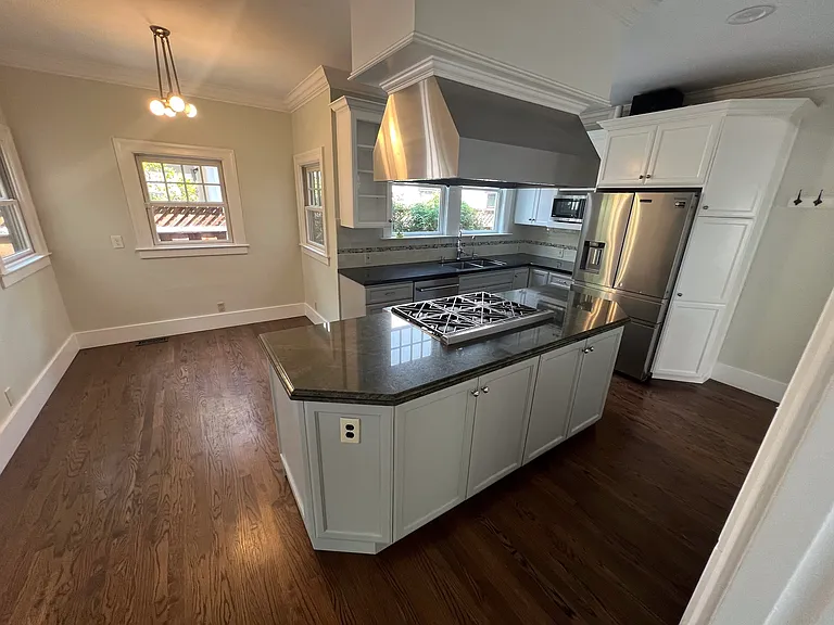 339 Elm St — Photo 4