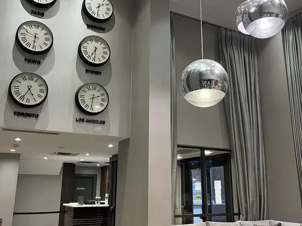 35 Hayden St #911, Toronto, ON M4Y 3C3