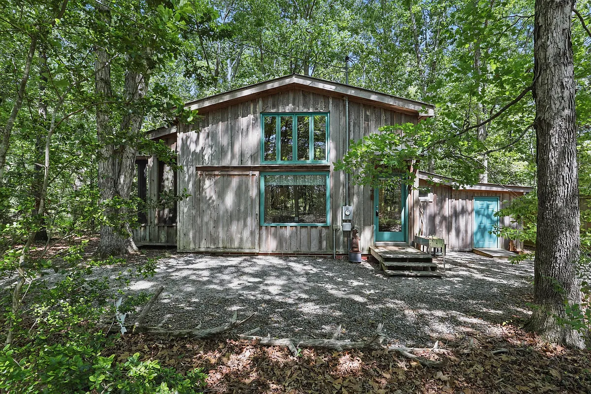 Building Photo - 2013 Morton Rd