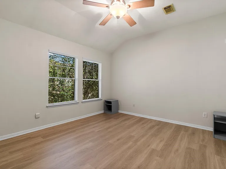 75 Scarlet Woods Ct — Photo 13