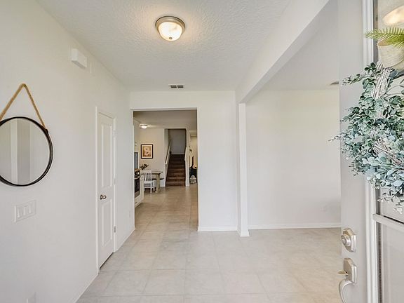 3rd image of 217 Deerfield Meadows Cir