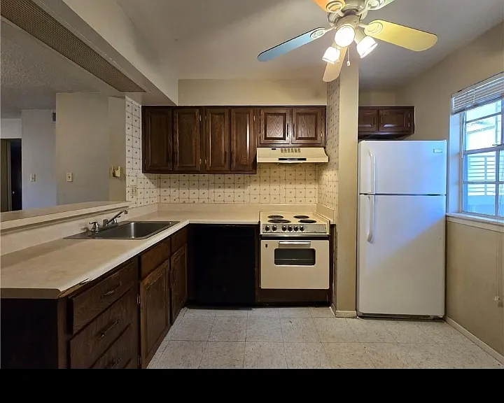 3126 Edenborn Ave — Photo 5