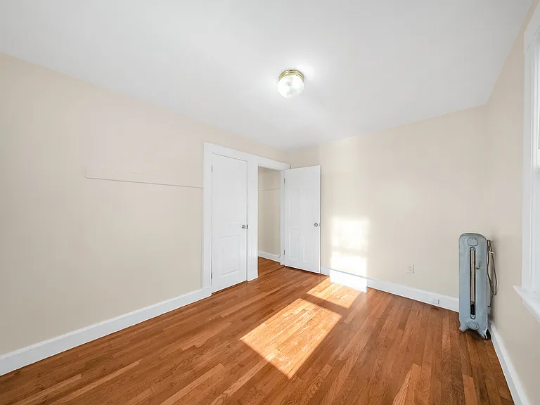 25 5th Ave #1 — Photo 12
