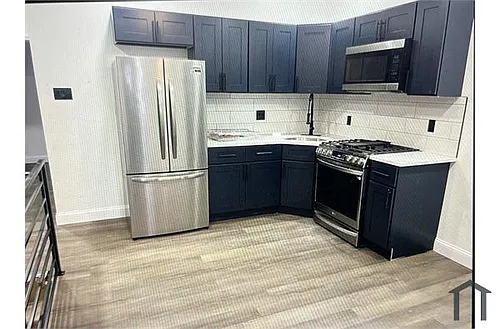 6213 Sansom St Photo 1