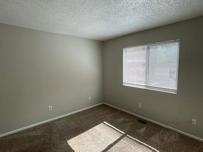 2609 E Dale St. — Photo 47