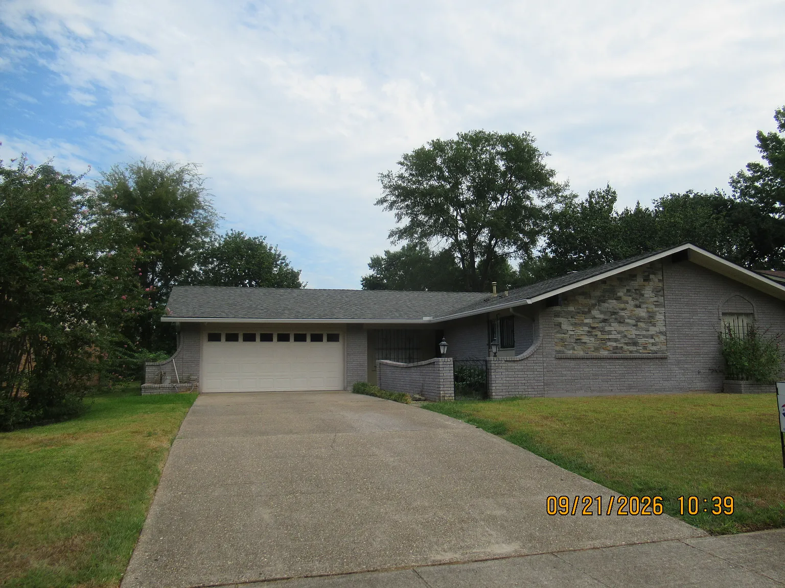 4 bed, 1615 sqft, $1,800 — Photo 1