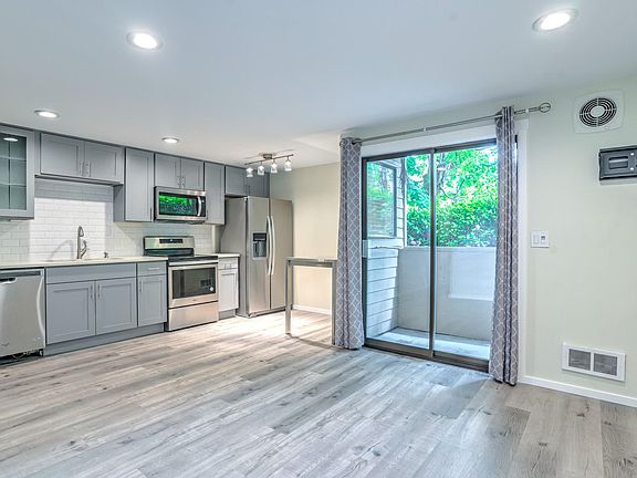 Kitchen and Living room, access to outdoor patio