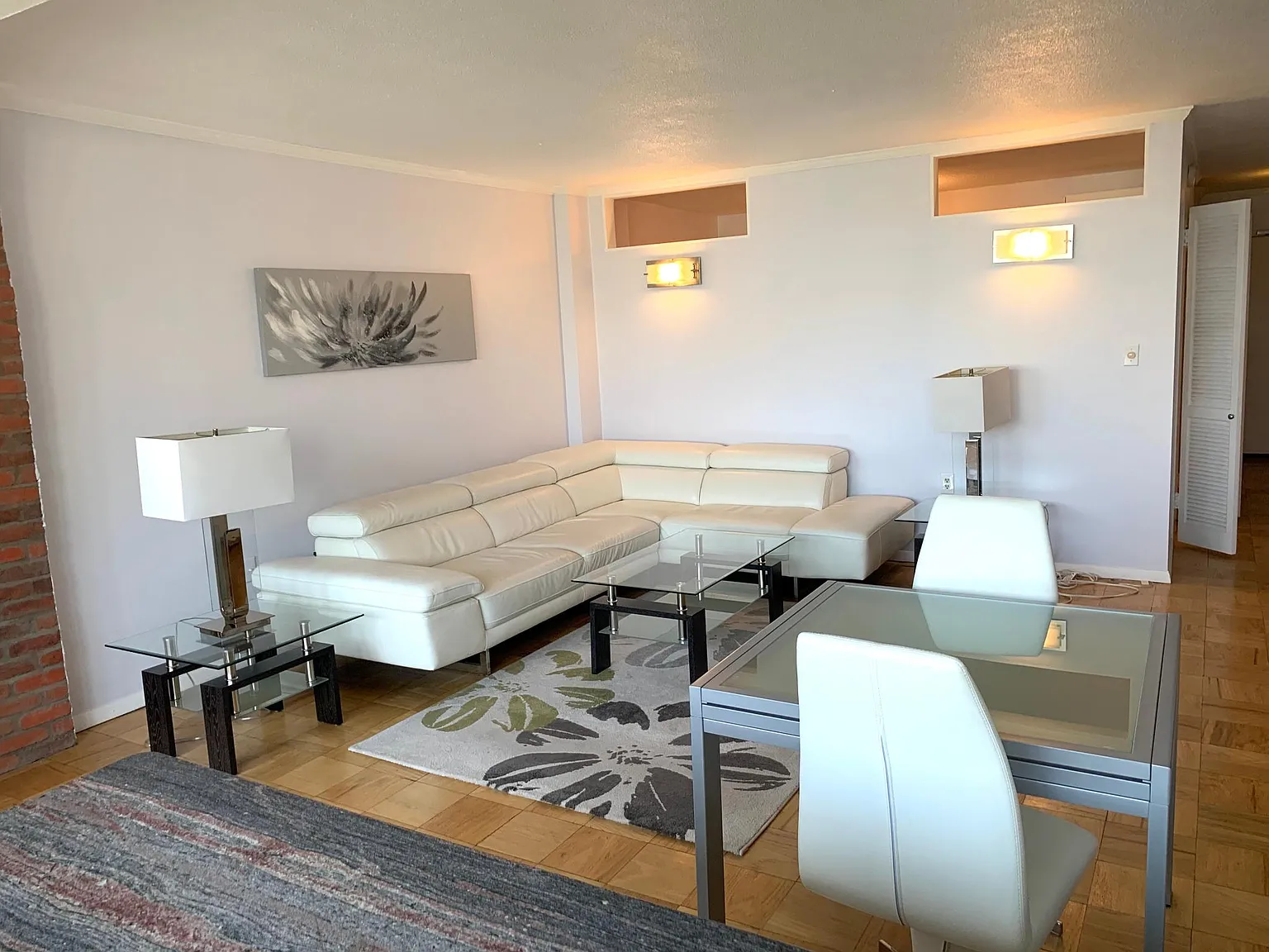 9 Hawthorne Pl — Photo 2