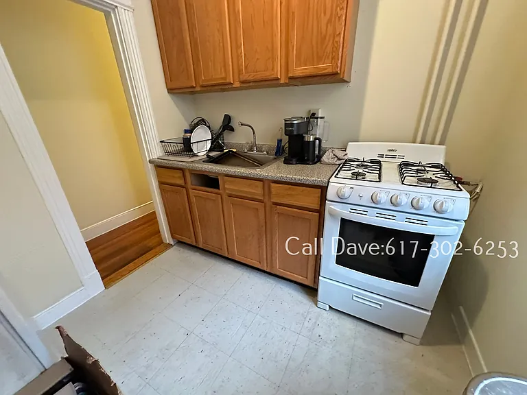 46 Gardner St #3 — Photo 4