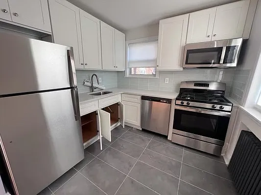 Rented by Voro Purple LLC | media 4