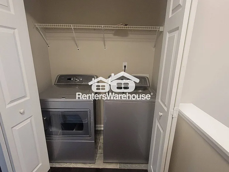 1353 Isleworth Cir — Photo 2