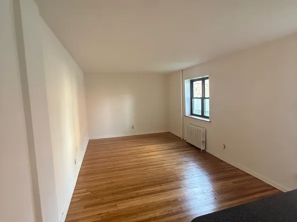 20-86 28th Street image 1 of 7