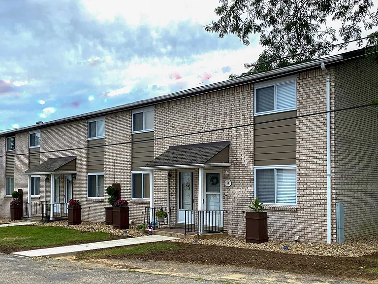 60 Soltis Dr — Photo 1